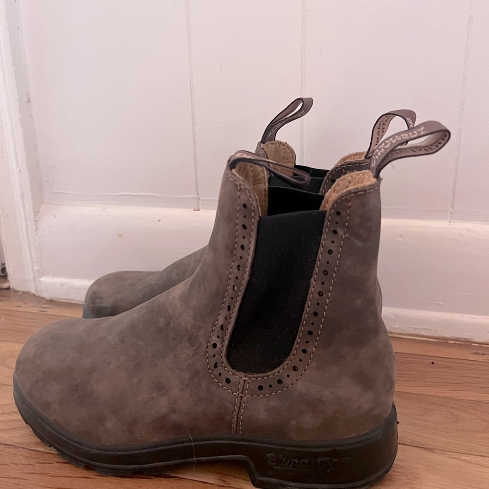 Worn 2X - Blundstone talls - 4.5 (US 7.5-8). Tread completely new.